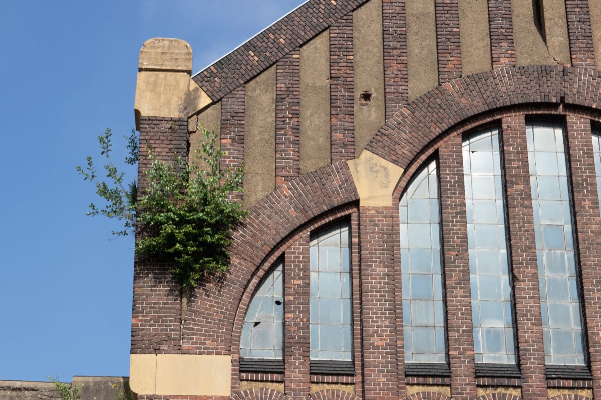Aalsmeer flower auction hall exterior